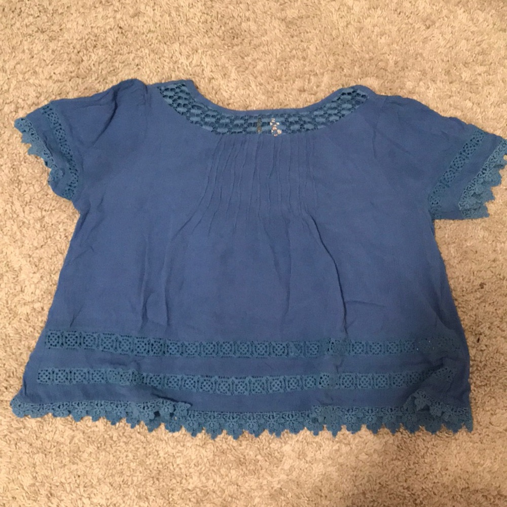 blue cropped blouse